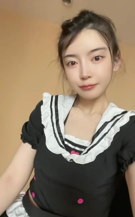 娇小型少女