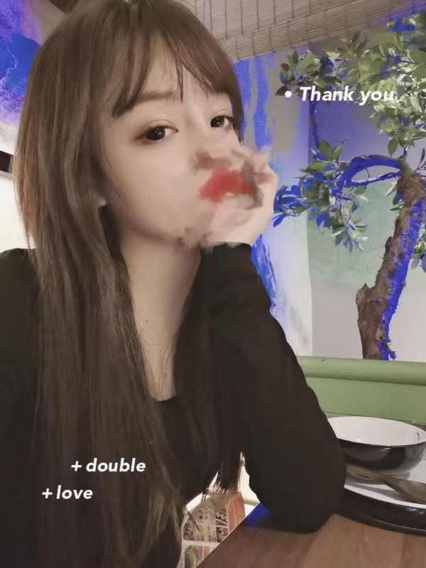 娇小妹子