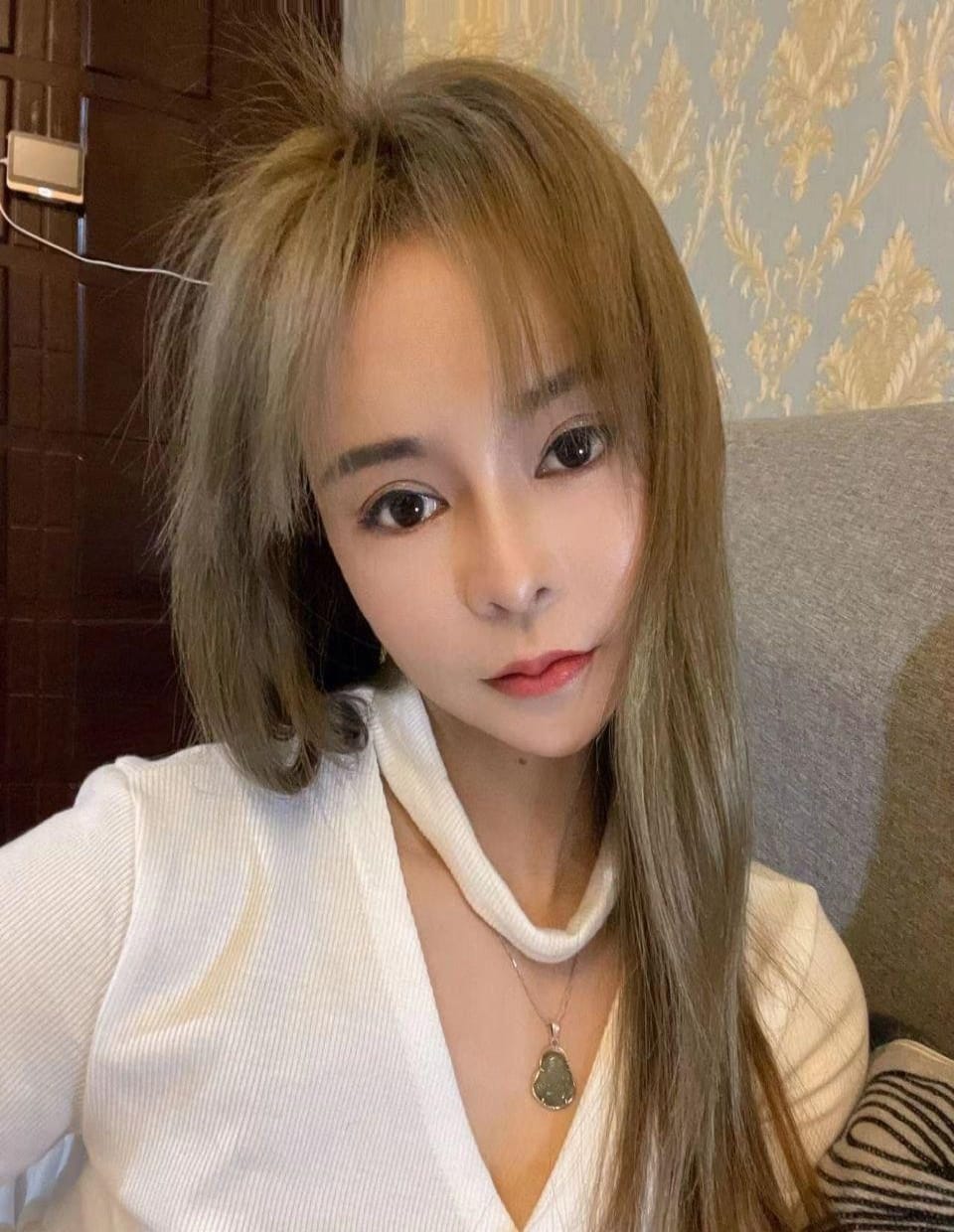 娇小妹子姿势随便换