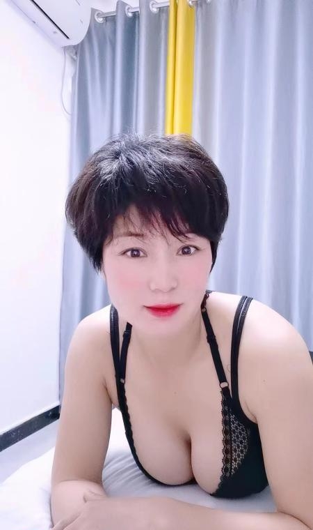 宝安大波少妇可以爆菊