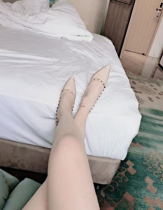 宝山E胸蛇吻会会