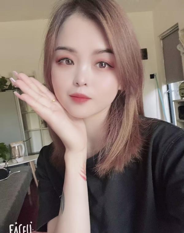 寮步老师莉莉