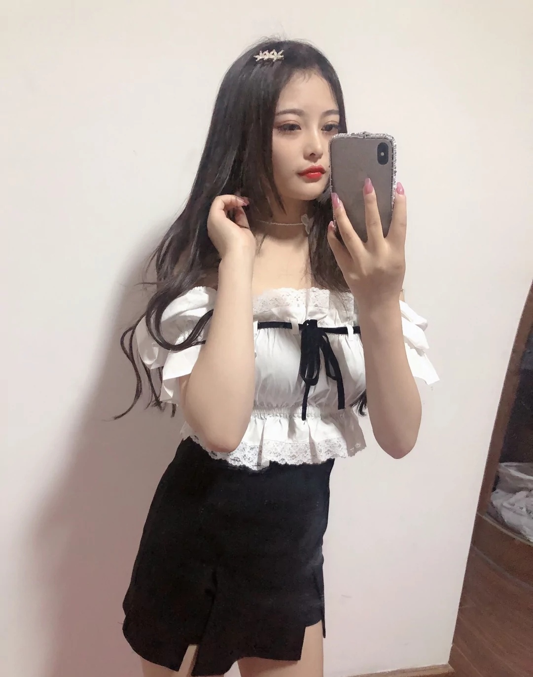 小嫩妹出来兼职找生活费了