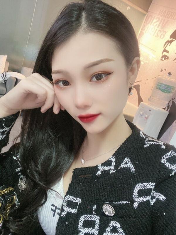小脸蛋姐姐