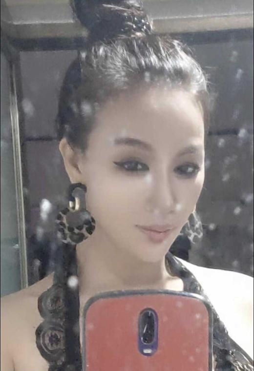 少数民族黑玫瑰