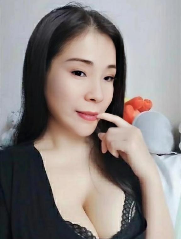 岗顶性价比熟女