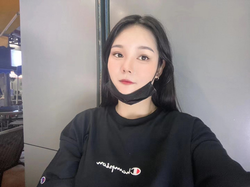 岗顶雪儿