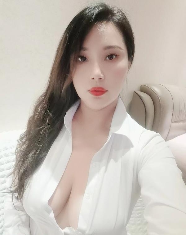 巨乳OL妮妮