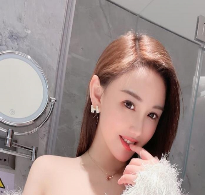 巨乳糖糖