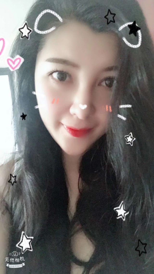 年轻金融圈兼职妹妹，22岁大长腿，刚下水