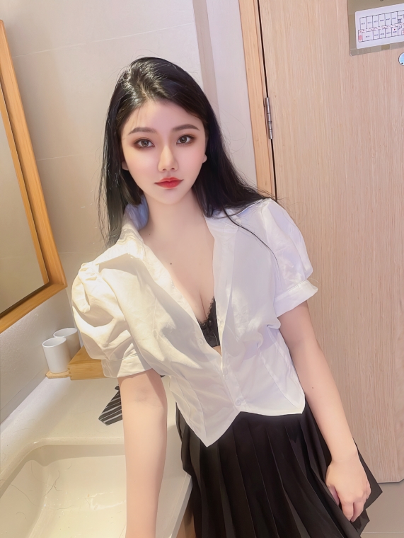 年轻风骚嫩妹