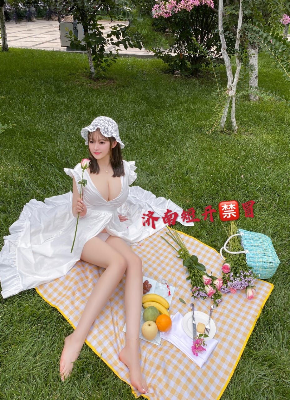 彬彬肤白貌美磨人的小少妇