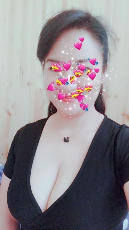 很会玩的大奶熟女