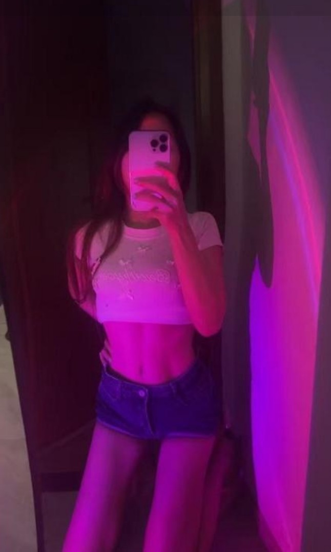 徐汇带服务有腹肌妹子