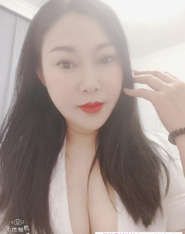 微胖韵味少妇