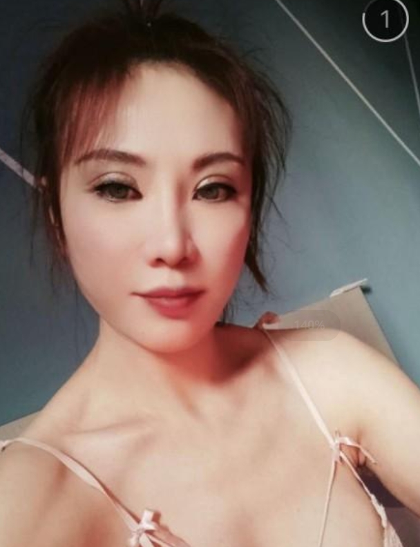 性价比超高，胸大屁股大的少妇