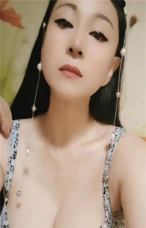 性感大奶会伺候男人