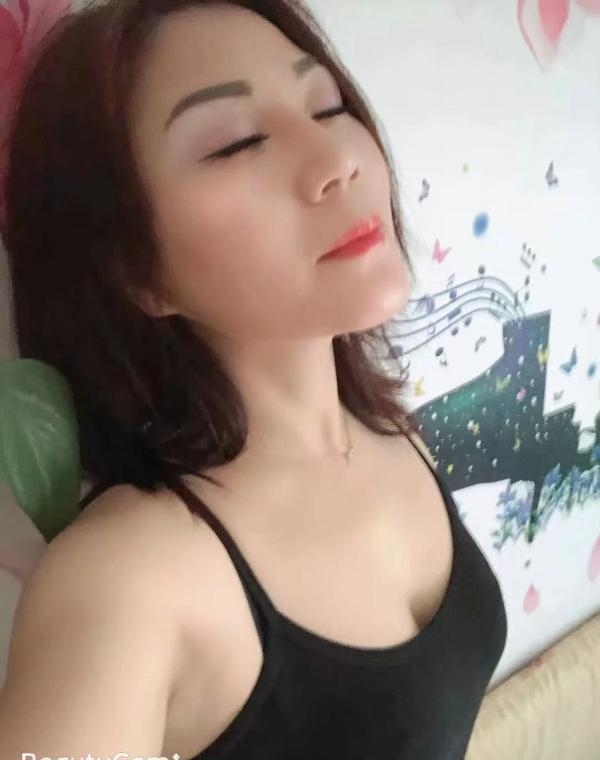 性感大波小少妇
