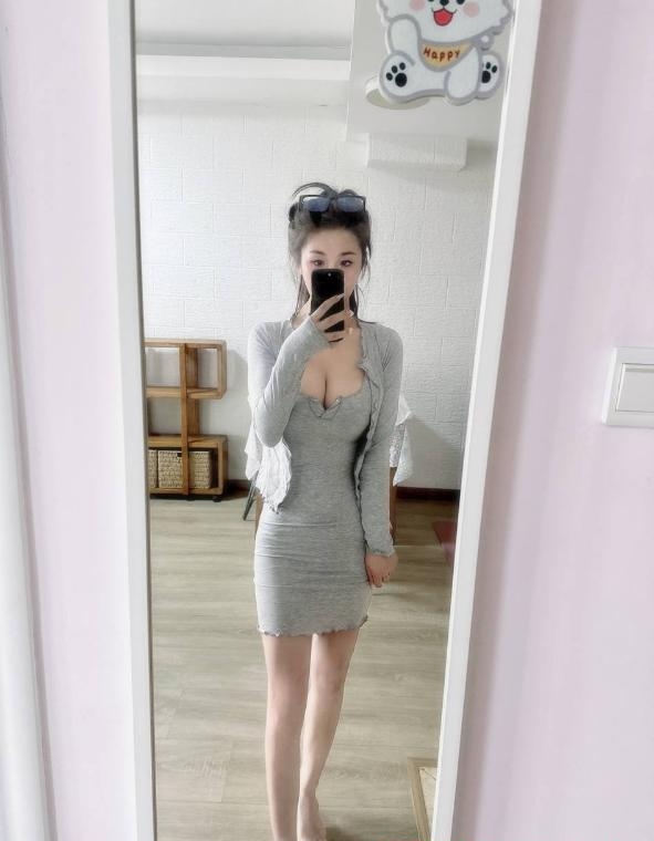 性感大胸好身材妹子
