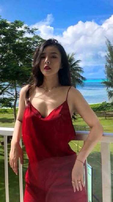 性感靓丽大长腿妹妹