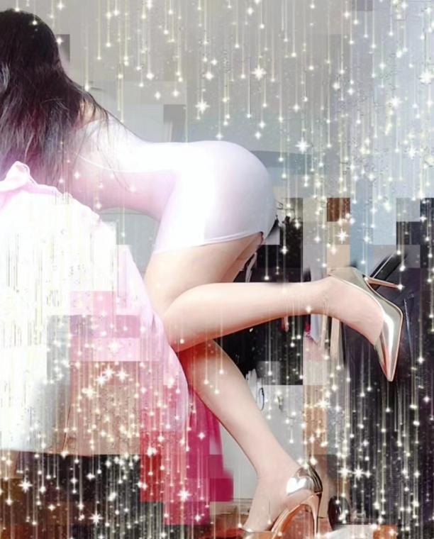 成熟性感丝足少妇