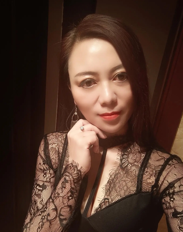 拿捏气质小姐姐