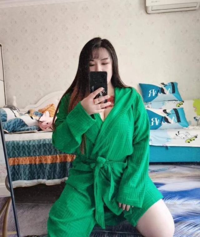 普陀深喉口爆微胖大奶