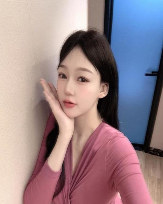 普陀白虎妹妹柚柚