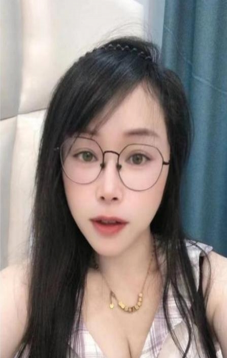 有气质眼镜骚妇