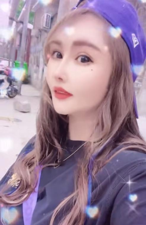 有点混血的妹子