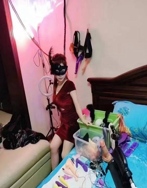 服务女M安娜