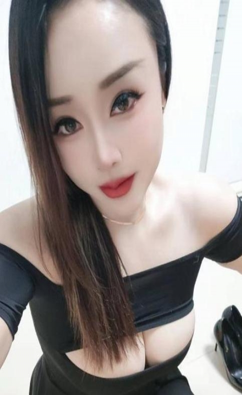 朝阳大胸翘臀妹子