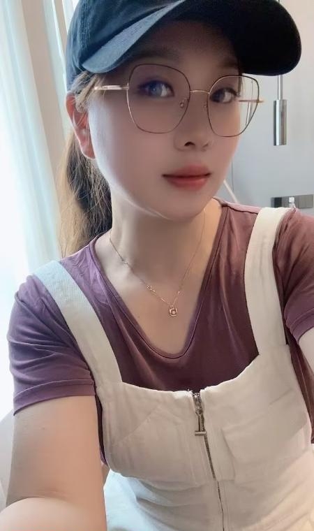杭州眼镜妹