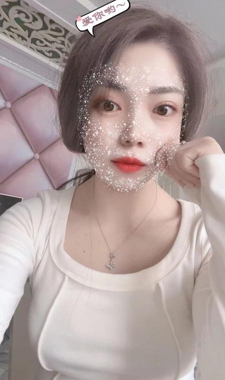 武汉美女玲珑