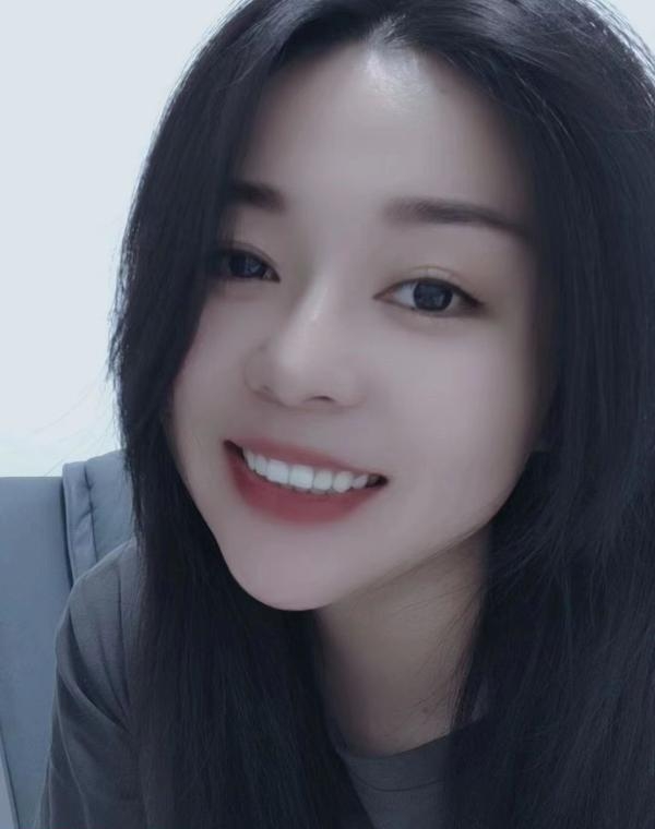 武汉身材颜值很棒小芹