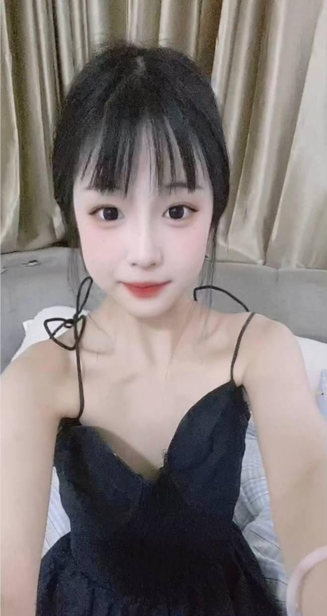 水嫩小巧骚姐姐