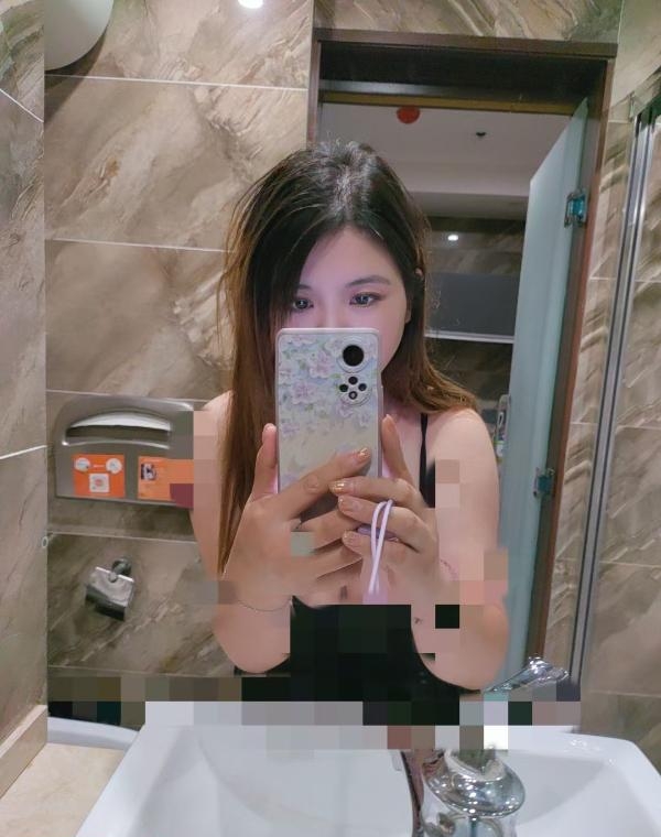 江岸大胸美女