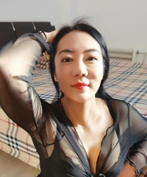 沈阳性感网红高圆圆