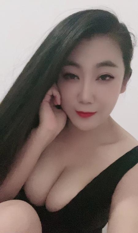 河东大奶芳芳