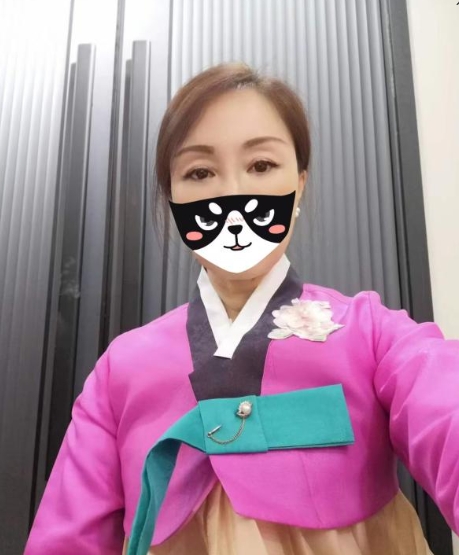 泉水娇玲珑熟女