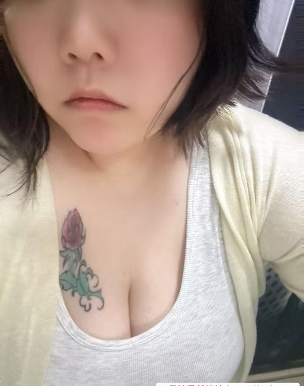 浦东大奶年轻小坦克