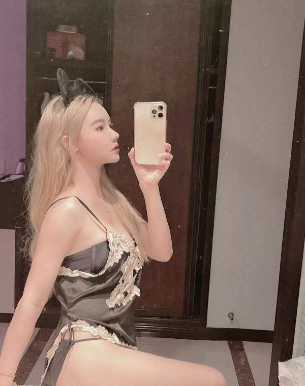 海珠骚女妮妮