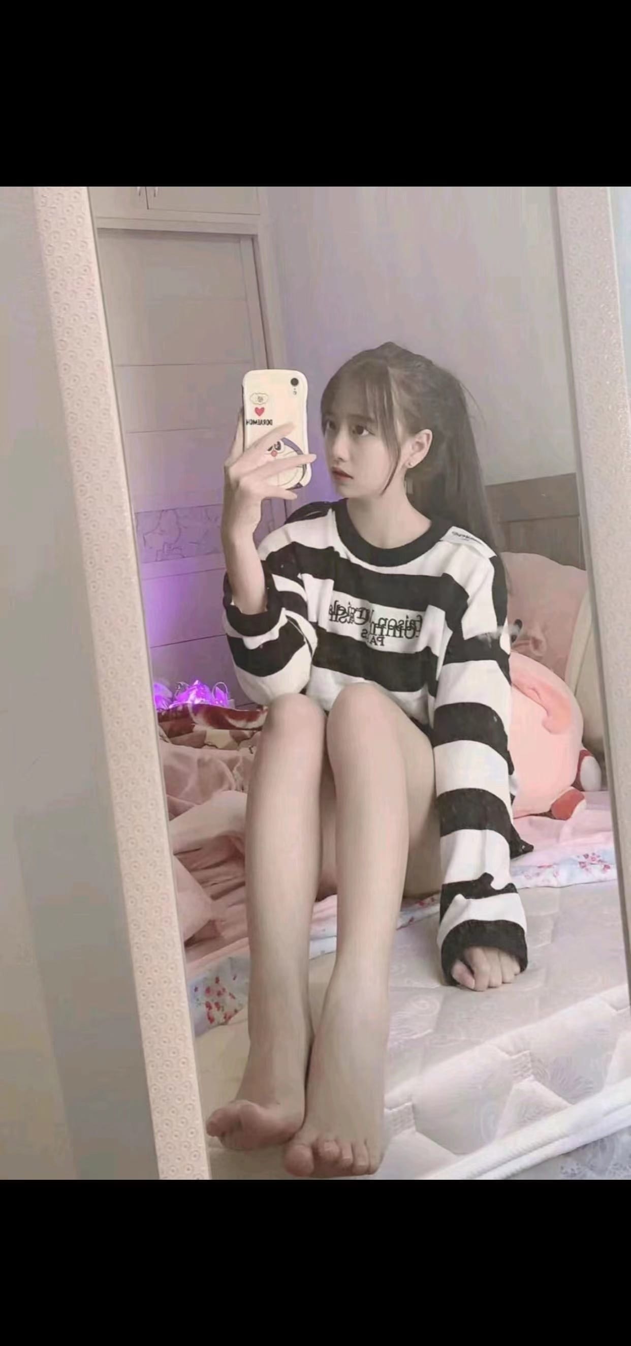 清纯极品粉嫩白虎女孩