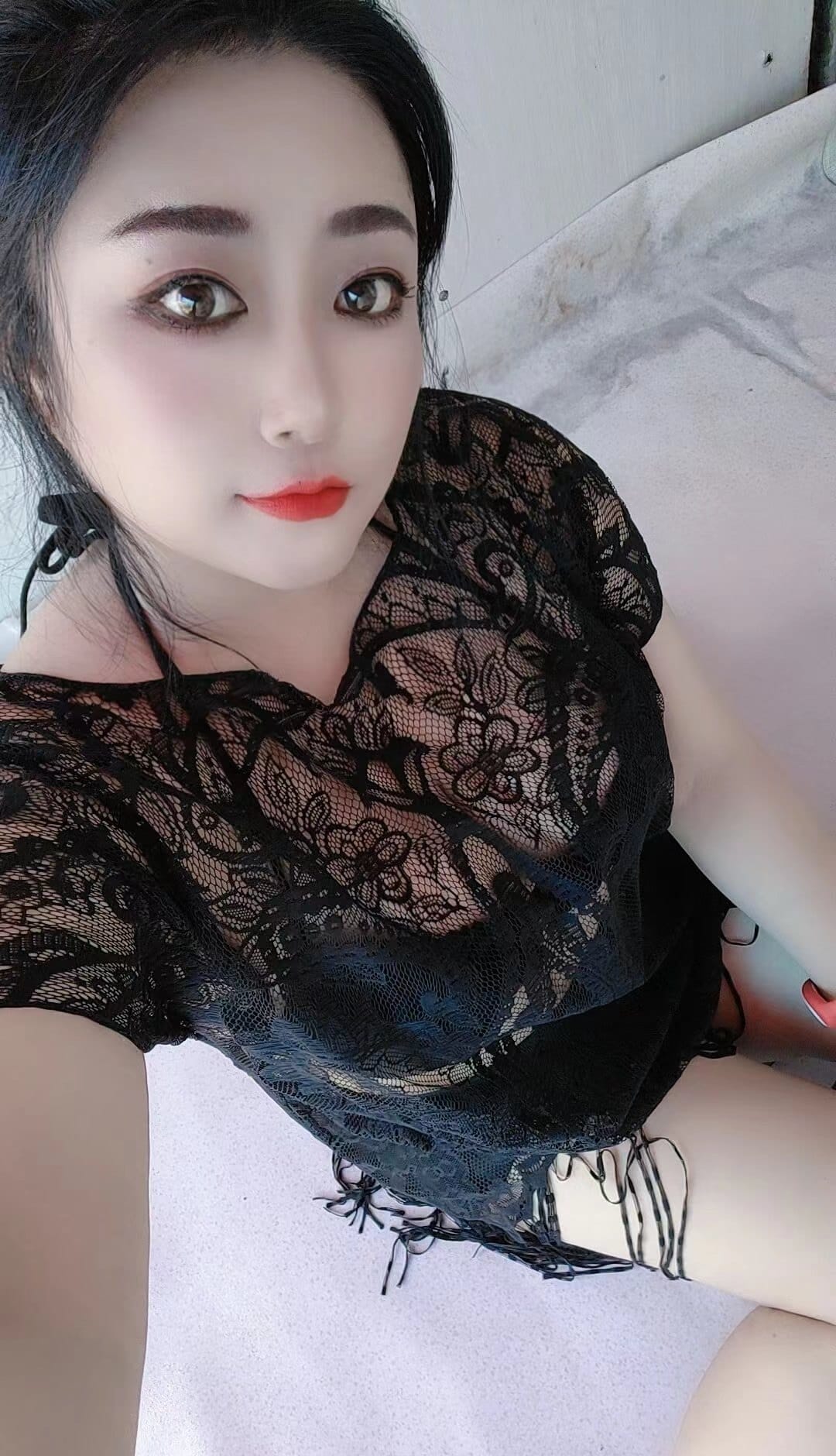 清纯粉嫩兼职小妹