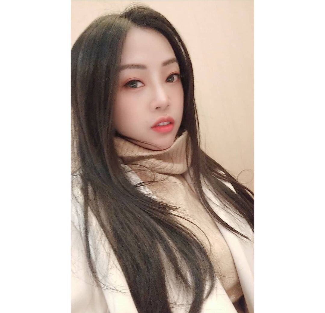 清纯骨感少女水流如注很有感觉