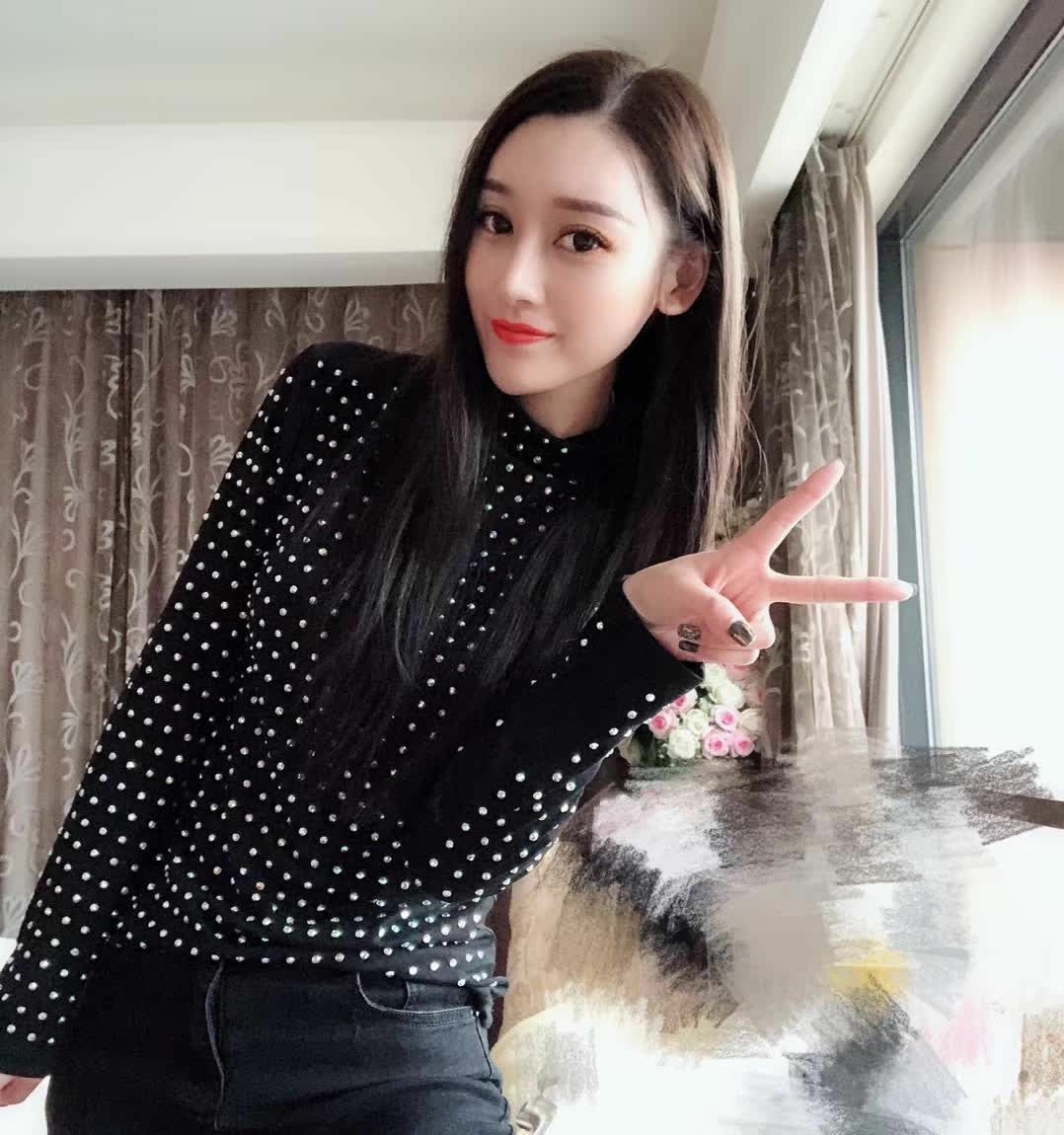 漂亮可爱的大胸妹纸