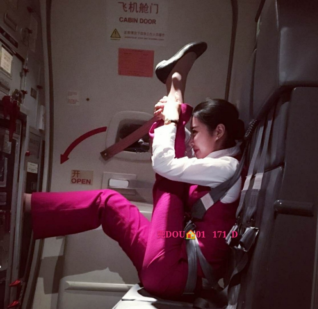 熟女颜值身材不错的妹纸
