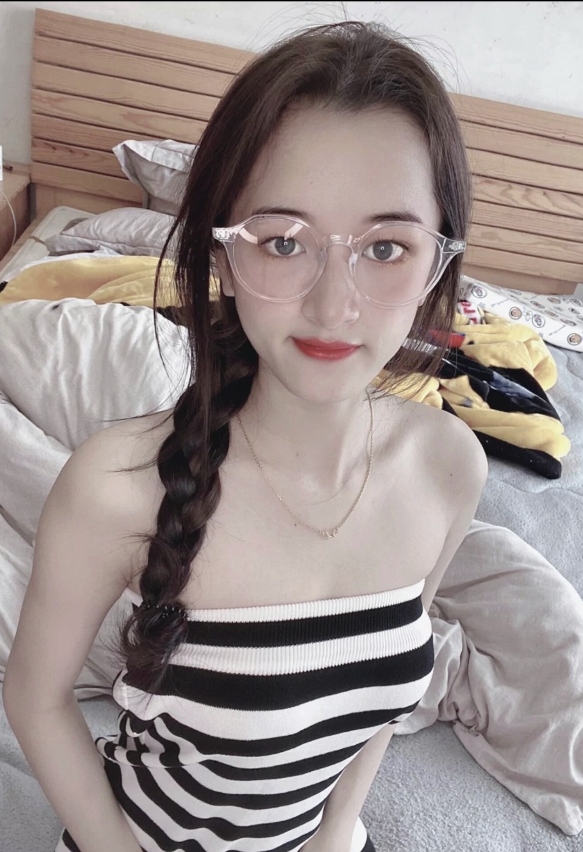 爆操学院派骚妹子