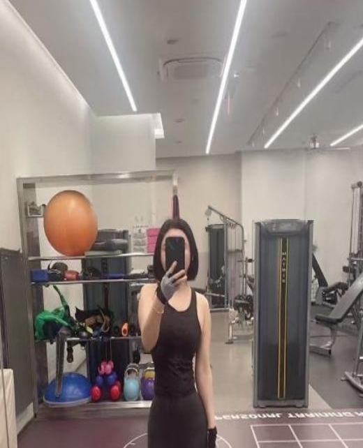 爱健身的小姐姐