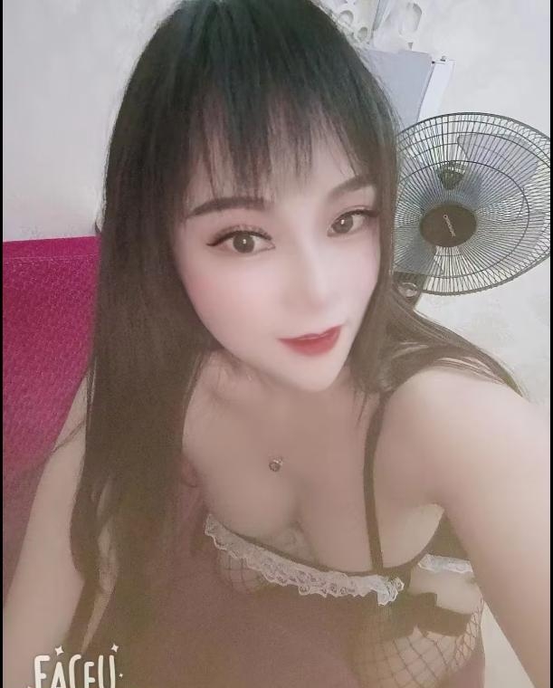 爱穿情趣的小可爱